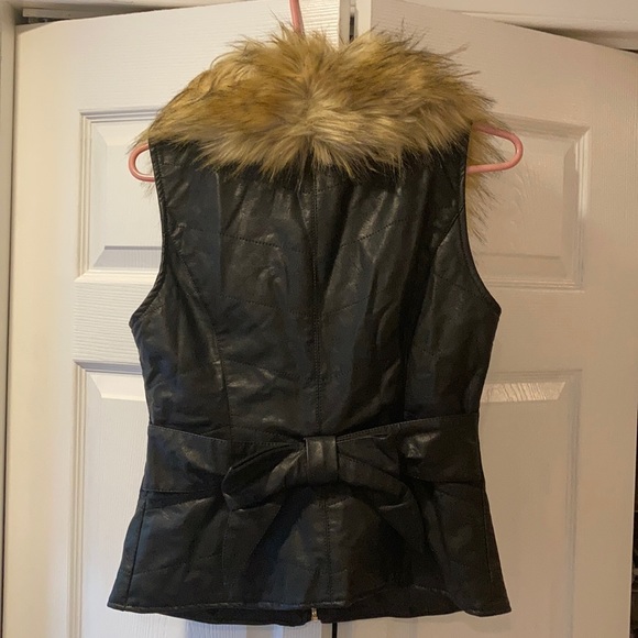 Vest - Picture 4 of 4